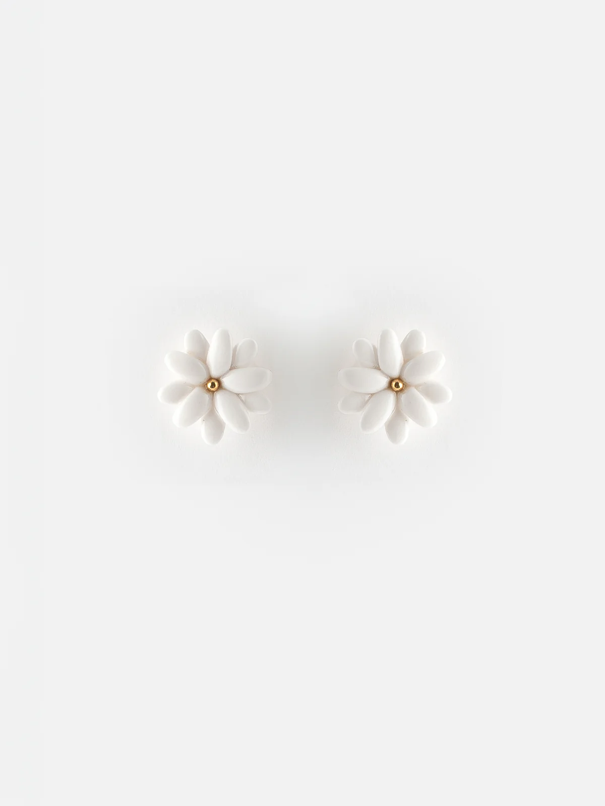 Boucles d'oreilles puces - Marguerite - Image 4