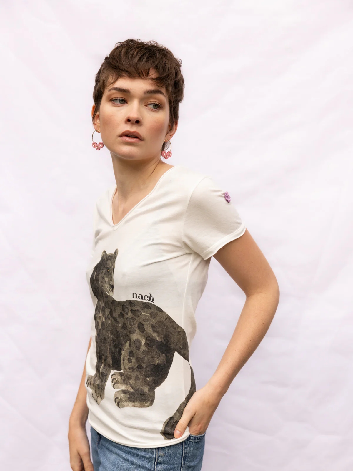 T-shirt Victor - Panthère noire assise - Image 3