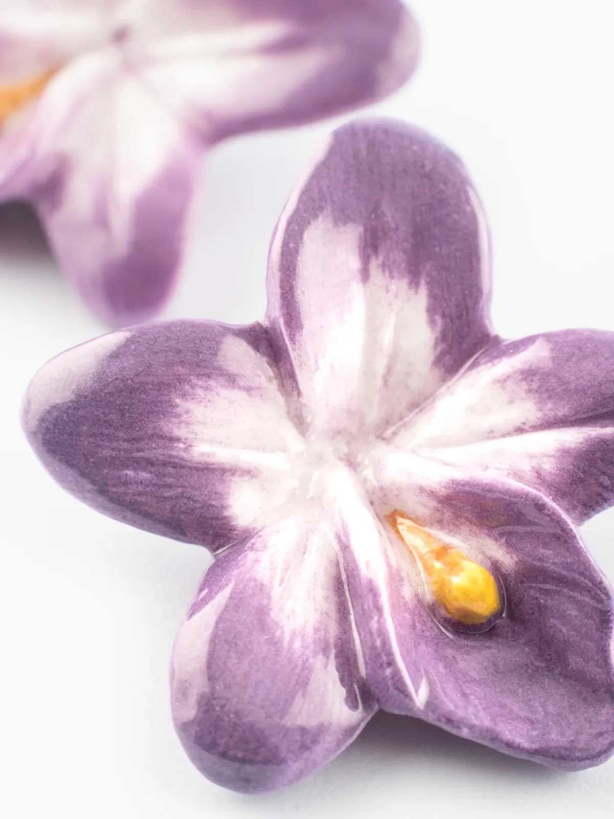 Boucles d'oreilles puces - Violette - Image 5