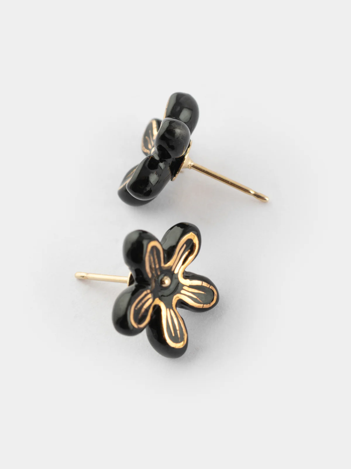Boucles d'oreilles puces - Fleur d'Erine noire - Image 3