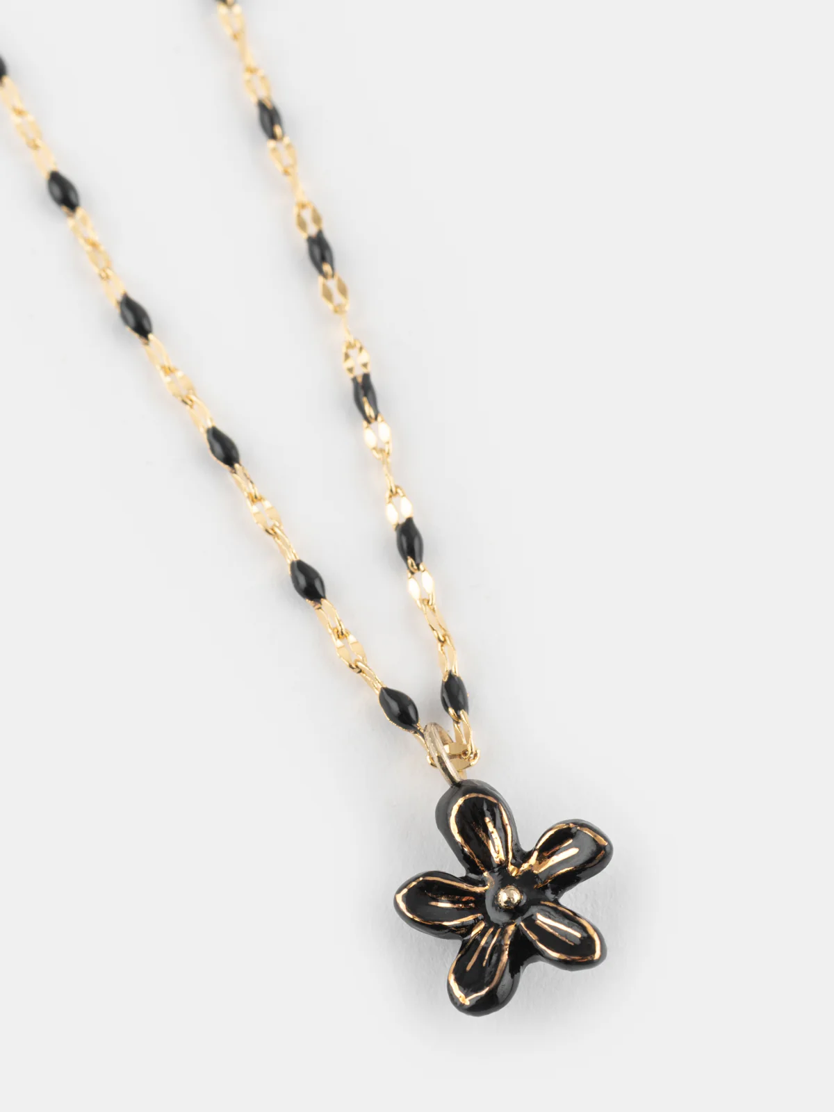 Collier perles et fleur d'Erine noire - Image 4
