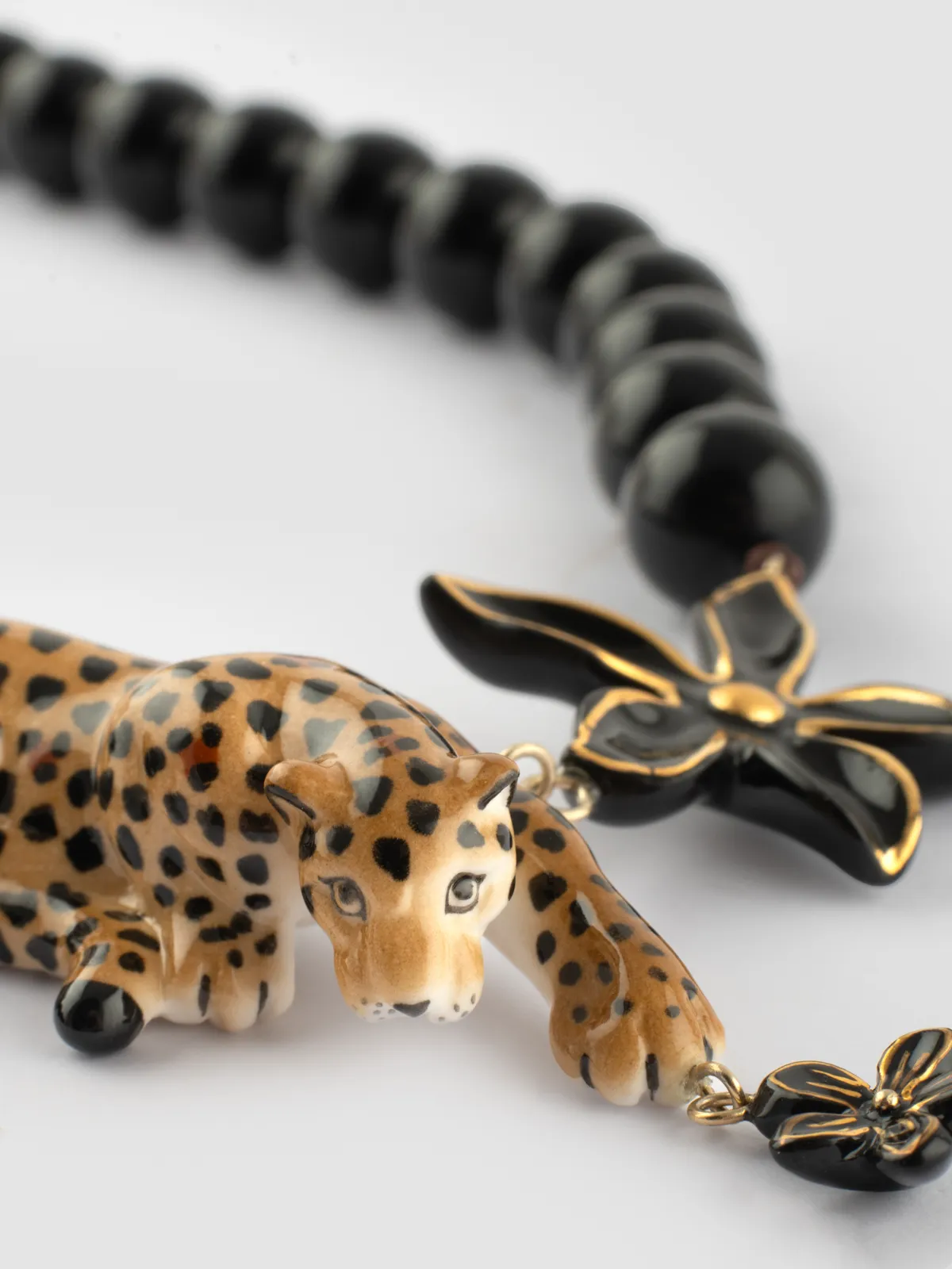 Collier Léopard, fleur et perles - Image 3